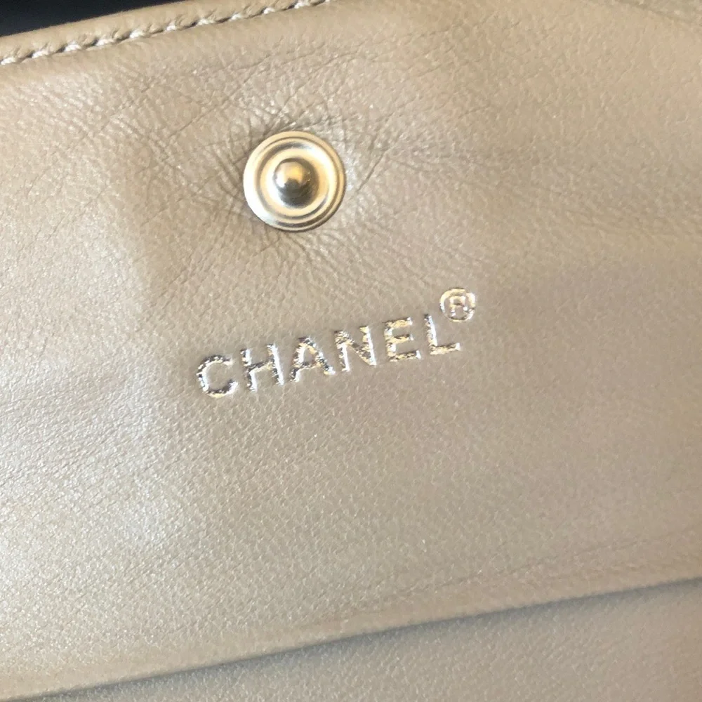 Chanel chocolate bar lambskin wallet in patent camel color NOTE front spots